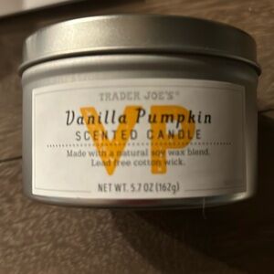 Vanilla pumpkin candle